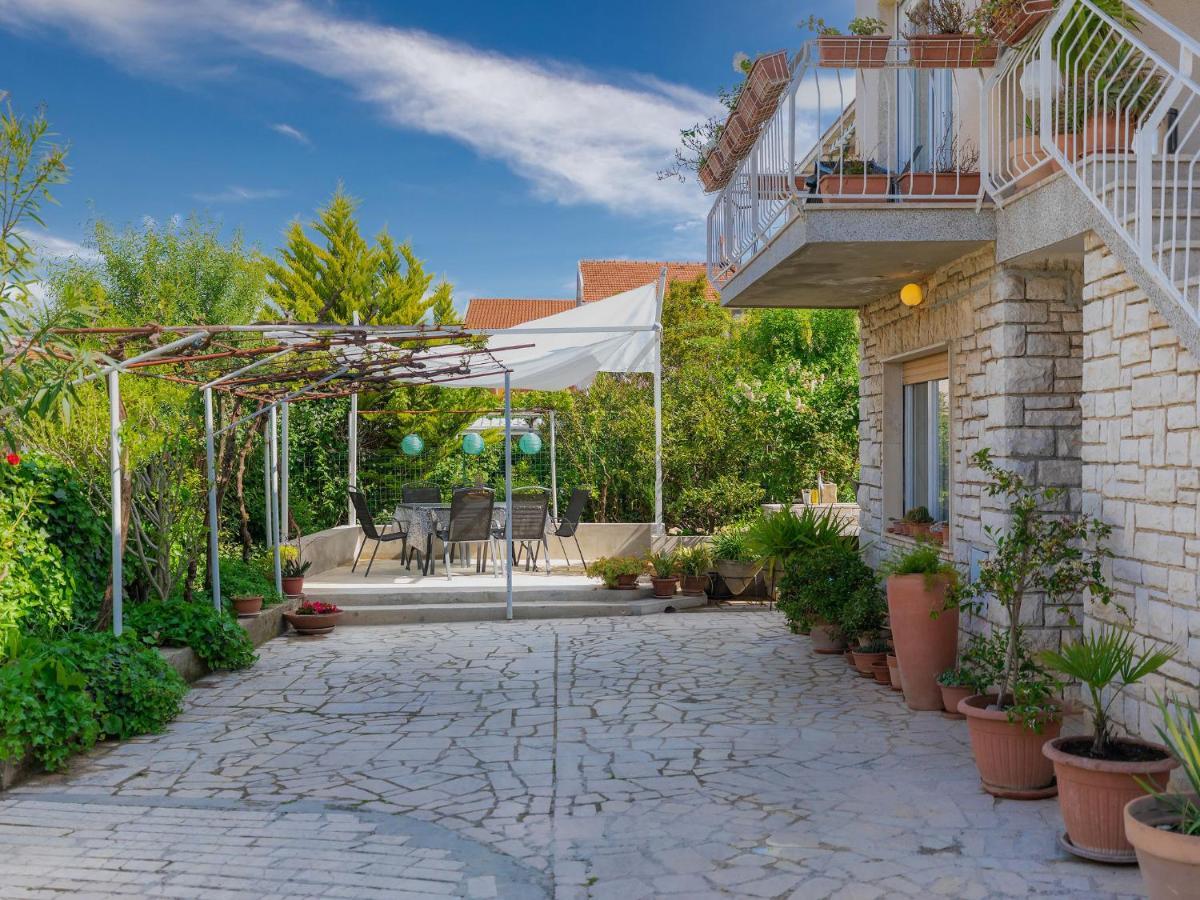 Apartment Laura By Interhome Pula Exterior foto