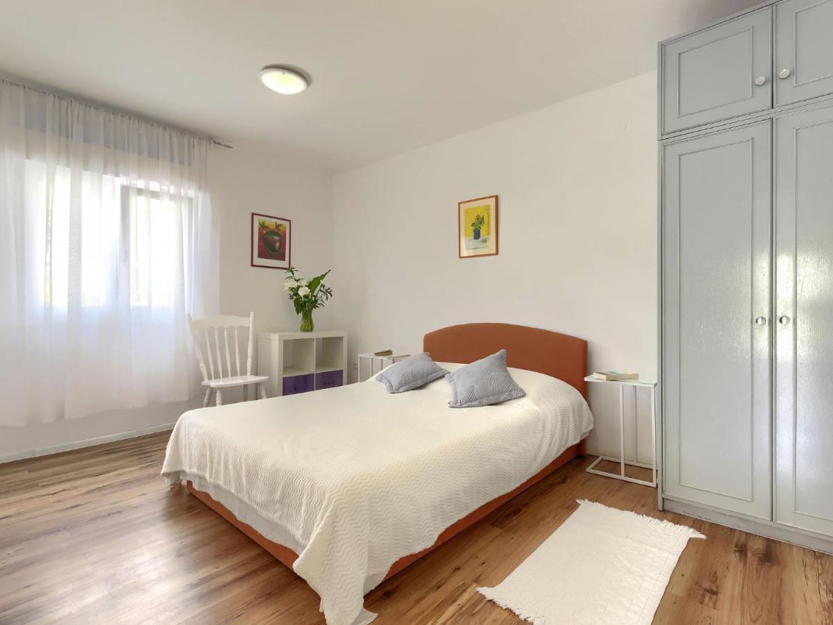Apartment Laura By Interhome Pula Exterior foto